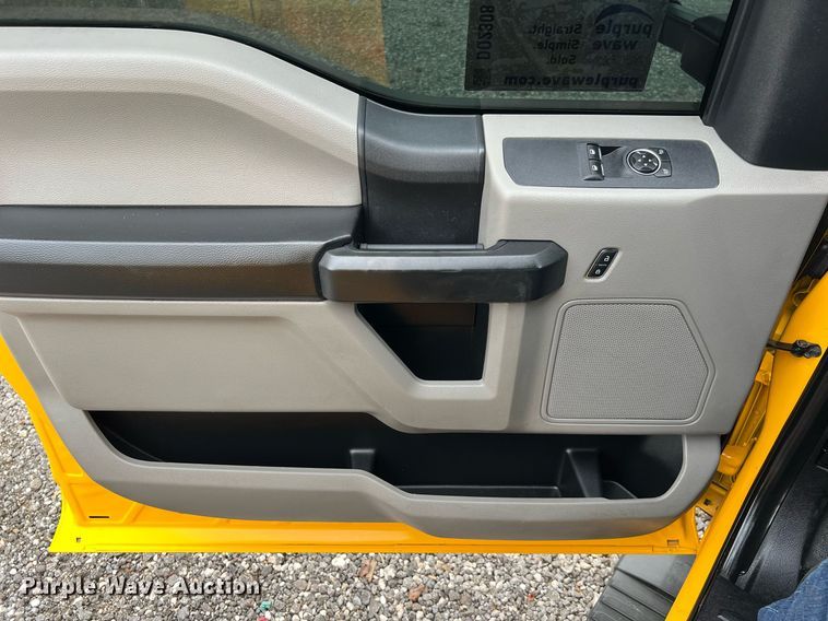 image for item DQ2308 2020 Ford F350 Super Duty  utility bed pickup