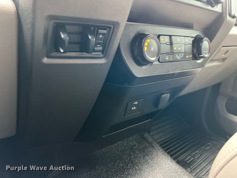 image for item DQ2308 2020 Ford F350 Super Duty  utility bed pickup