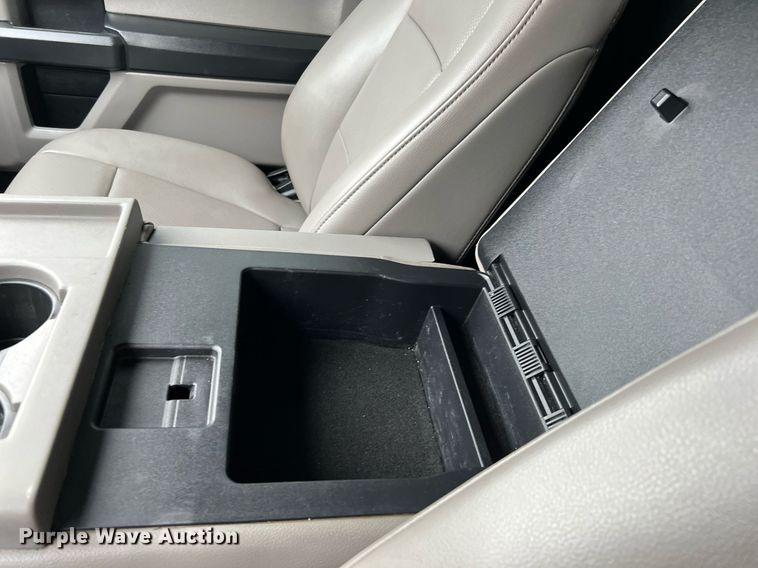 image for item DQ2308 2020 Ford F350 Super Duty  utility bed pickup