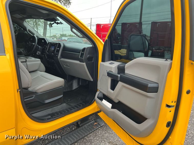 image for item DQ2308 2020 Ford F350 Super Duty  utility bed pickup