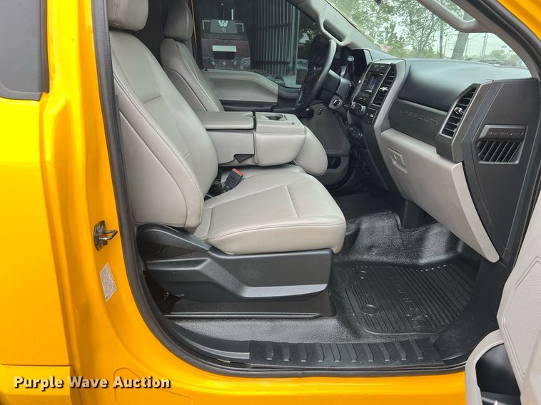 image for item DQ2308 2020 Ford F350 Super Duty  utility bed pickup