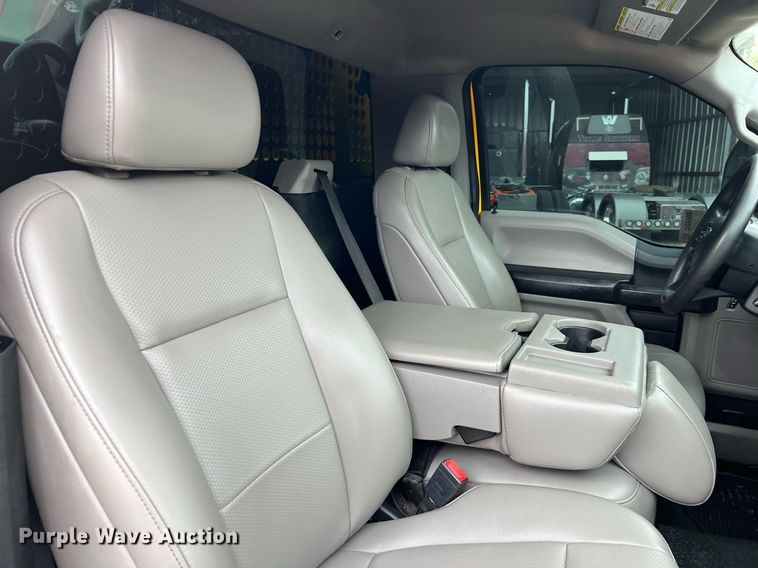 image for item DQ2308 2020 Ford F350 Super Duty  utility bed pickup