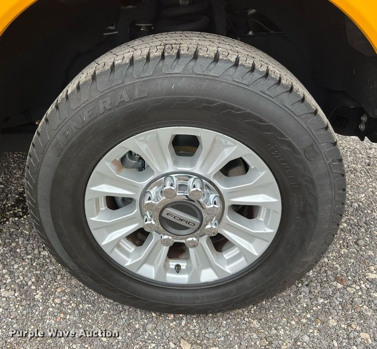 image for item DQ2308 2020 Ford F350 Super Duty  utility bed pickup