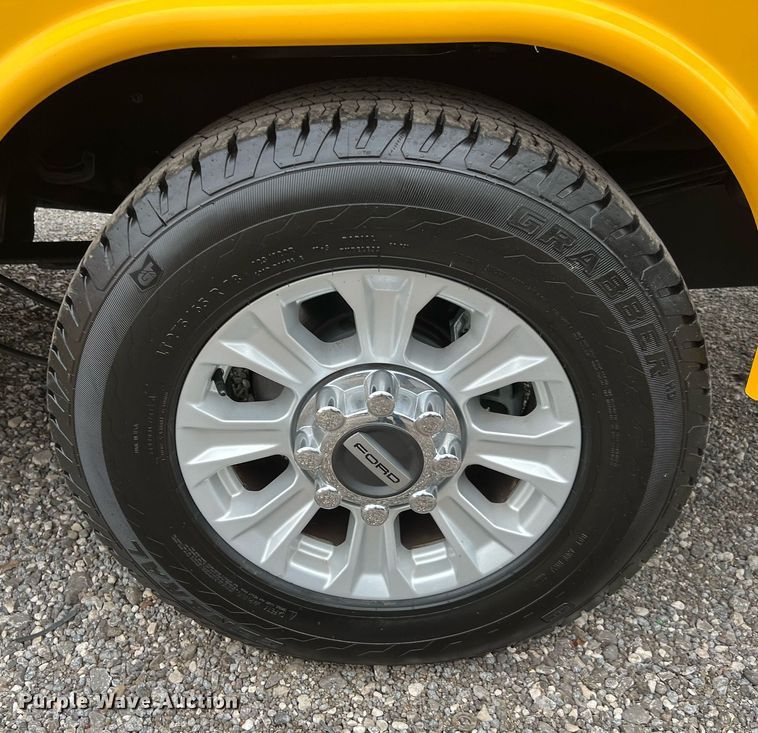 image for item DQ2308 2020 Ford F350 Super Duty  utility bed pickup