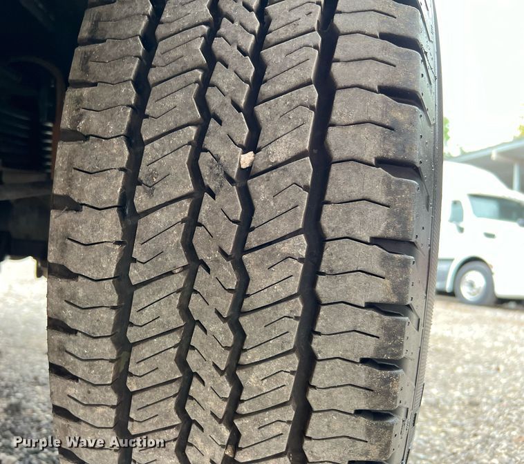 image for item DQ2308 2020 Ford F350 Super Duty  utility bed pickup