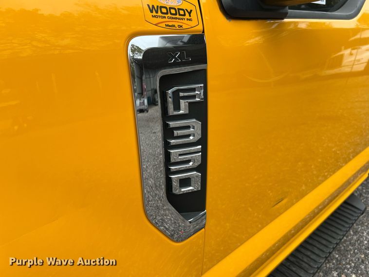 image for item DQ2308 2020 Ford F350 Super Duty  utility bed pickup