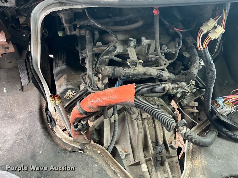 image for item DQ4114 2006 Ford E350 Super Duty  shuttle bus