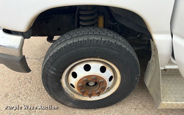 image for item DQ4114 2006 Ford E350 Super Duty  shuttle bus