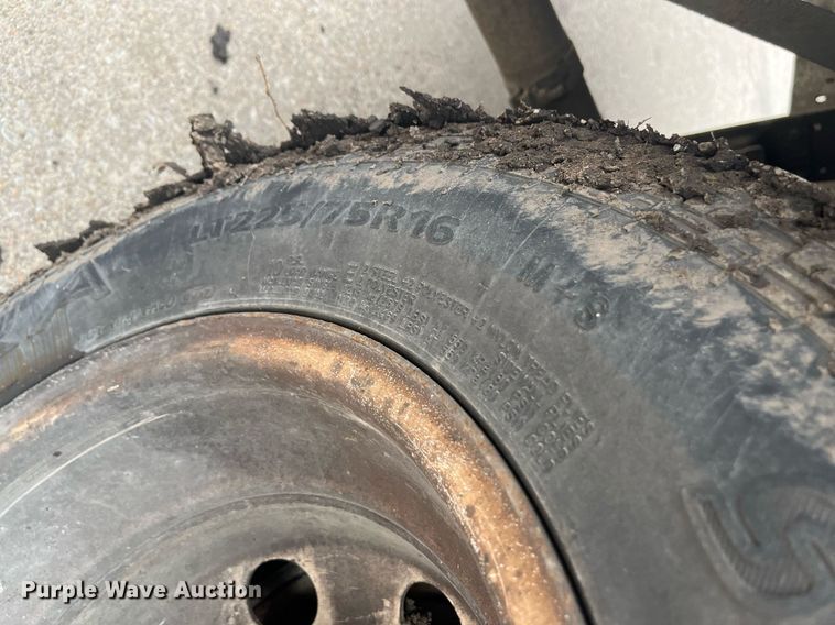 image for item DQ4114 2006 Ford E350 Super Duty  shuttle bus