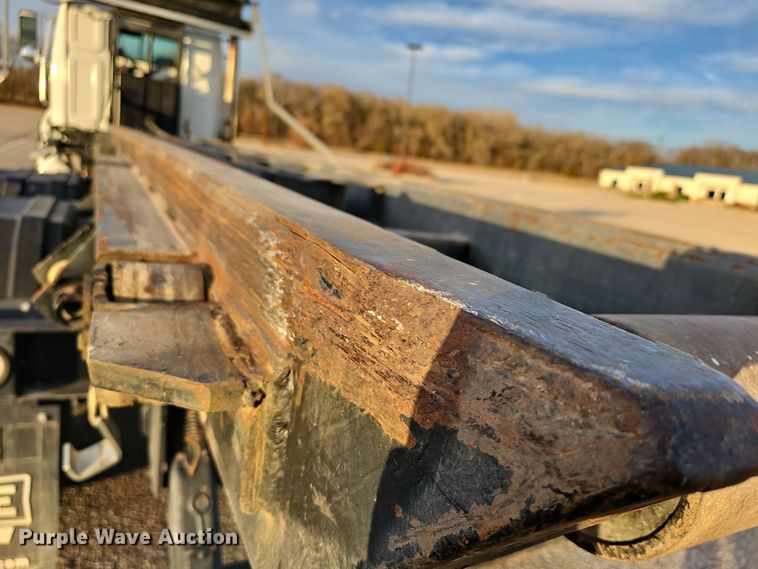 image for item DR5891 2016 Western Star 4700SB  roll-off container truck