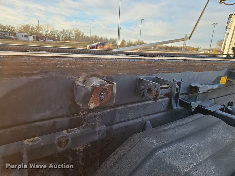 image for item DR5891 2016 Western Star 4700SB  roll-off container truck