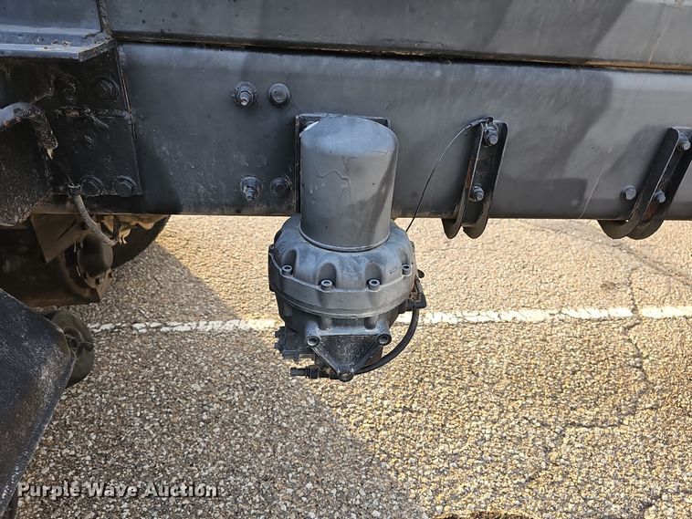 image for item DR5891 2016 Western Star 4700SB  roll-off container truck