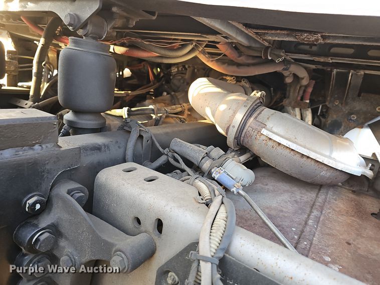 image for item DR5891 2016 Western Star 4700SB  roll-off container truck