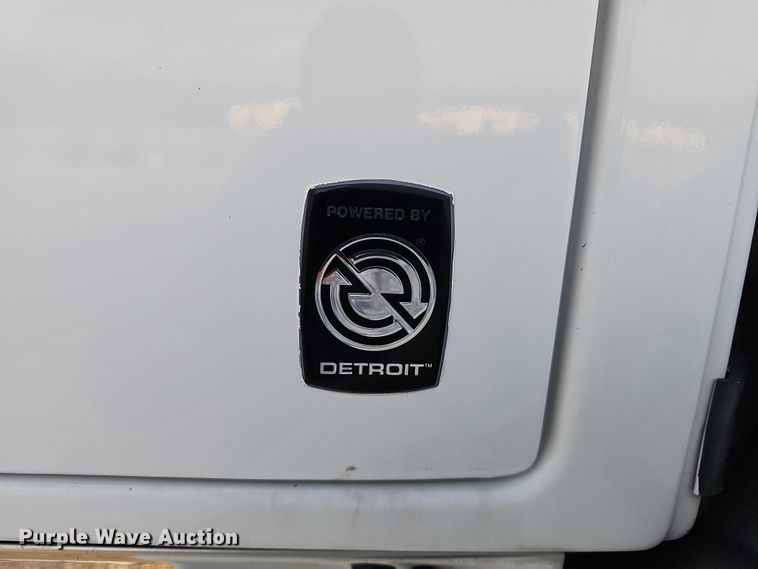 image for item DR5891 2016 Western Star 4700SB  roll-off container truck