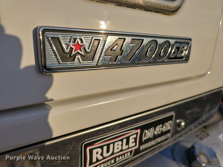 image for item DR5891 2016 Western Star 4700SB  roll-off container truck