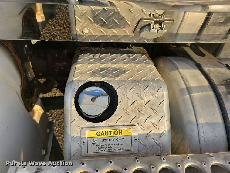 image for item DR5891 2016 Western Star 4700SB  roll-off container truck