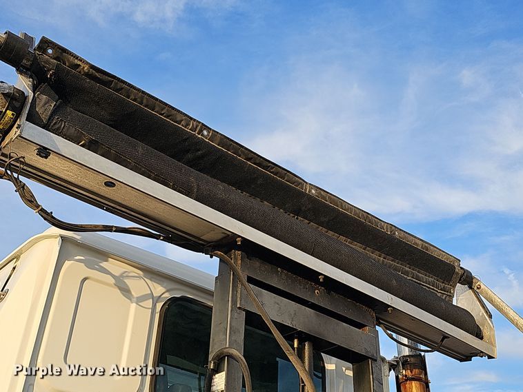 image for item DR5891 2016 Western Star 4700SB  roll-off container truck