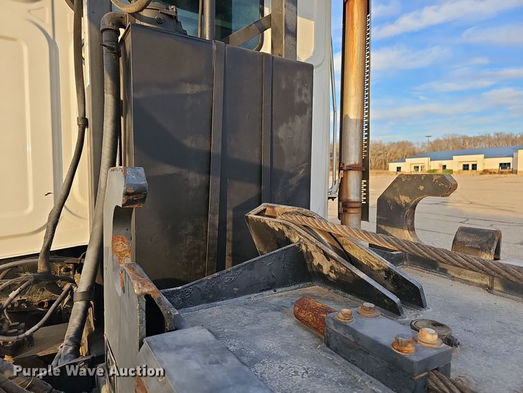 image for item DR5891 2016 Western Star 4700SB  roll-off container truck