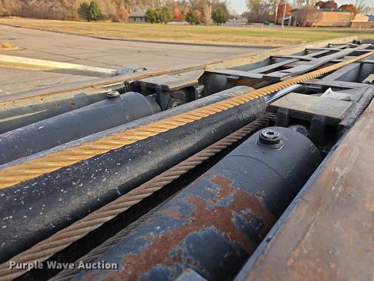 image for item DR5891 2016 Western Star 4700SB  roll-off container truck