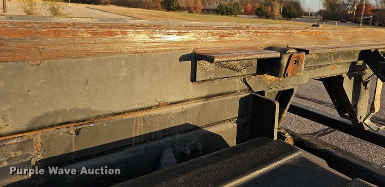 image for item DR5891 2016 Western Star 4700SB  roll-off container truck