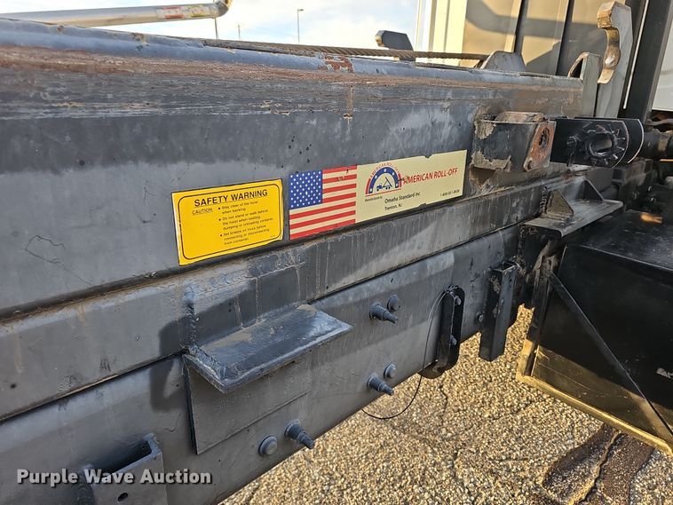 image for item DR5891 2016 Western Star 4700SB  roll-off container truck