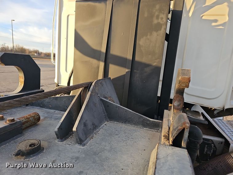 image for item DR5891 2016 Western Star 4700SB  roll-off container truck