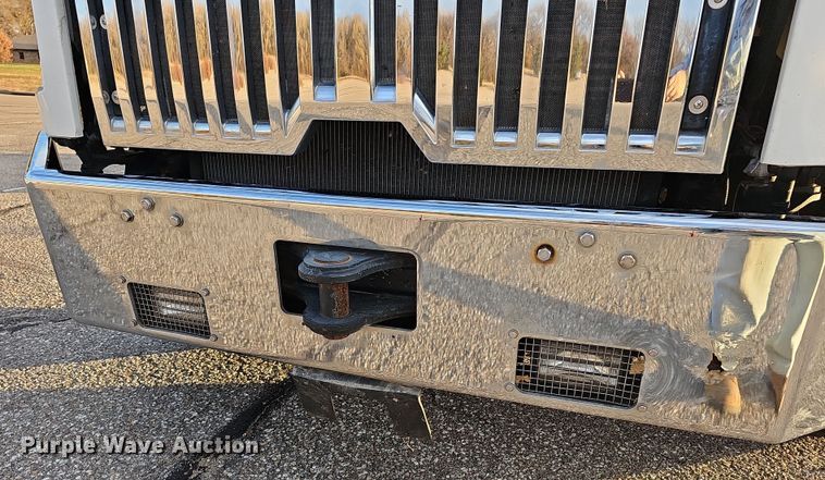 image for item DR5891 2016 Western Star 4700SB  roll-off container truck