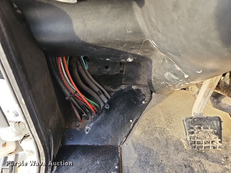 image for item DR5891 2016 Western Star 4700SB  roll-off container truck