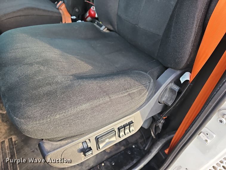 image for item DR5891 2016 Western Star 4700SB  roll-off container truck