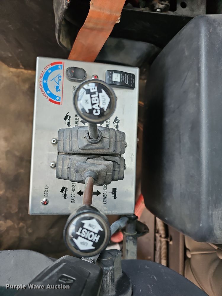 image for item DR5891 2016 Western Star 4700SB  roll-off container truck