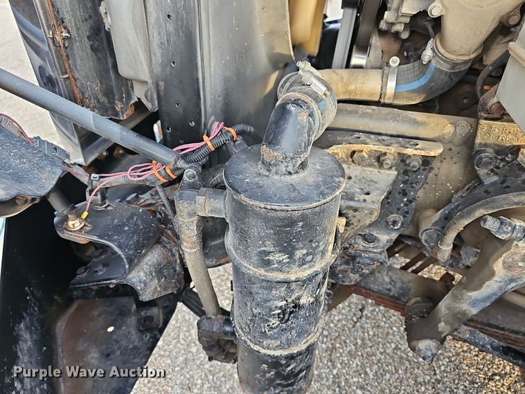 image for item DR5891 2016 Western Star 4700SB  roll-off container truck