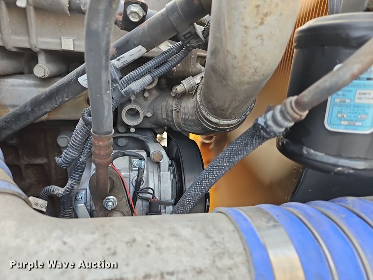 image for item DR5891 2016 Western Star 4700SB  roll-off container truck