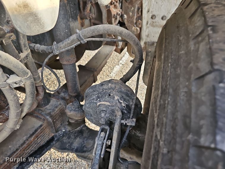 image for item DR5891 2016 Western Star 4700SB  roll-off container truck