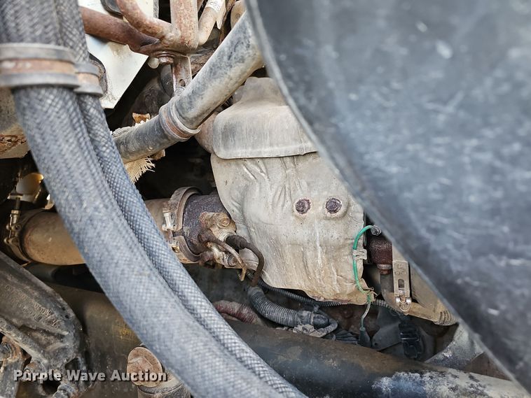 image for item DR5891 2016 Western Star 4700SB  roll-off container truck