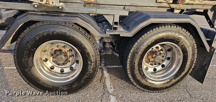 image for item DR5891 2016 Western Star 4700SB  roll-off container truck