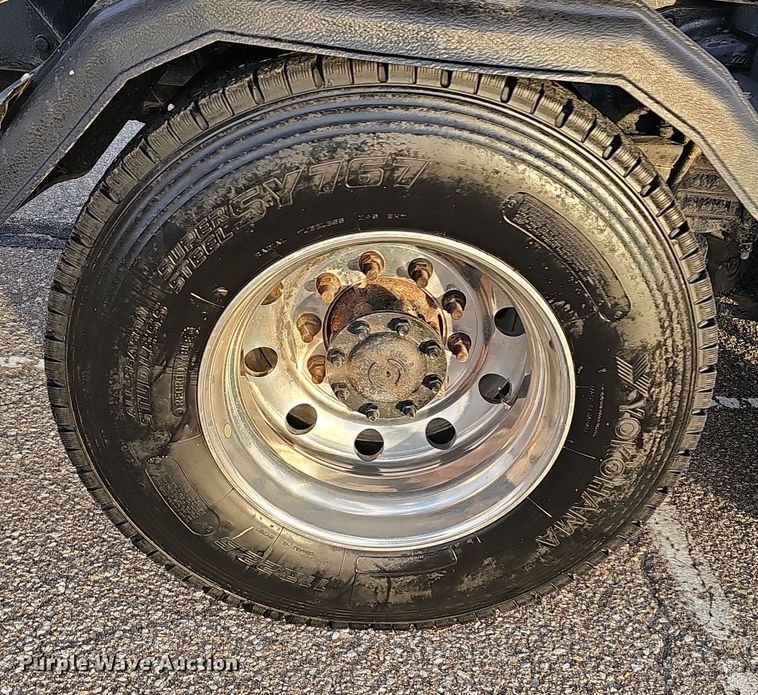 image for item DR5891 2016 Western Star 4700SB  roll-off container truck