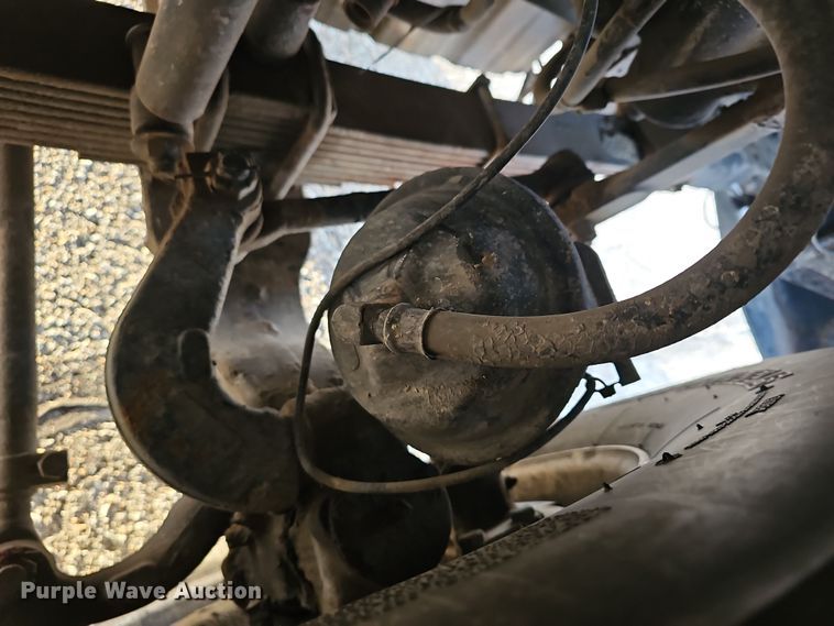 image for item DR5891 2016 Western Star 4700SB  roll-off container truck