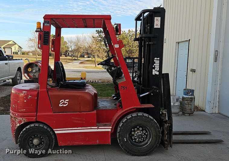 image for item DS5689 Tailift FG25P-GML  forklift