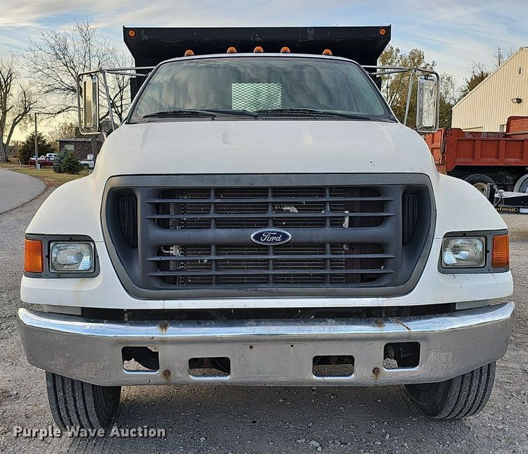 image for item DS5690 2003 Ford F650 Super Duty XLT  dump truck
