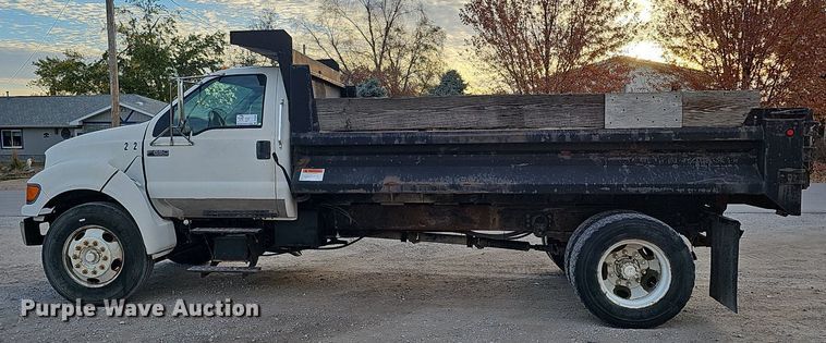 image for item DS5690 2003 Ford F650 Super Duty XLT  dump truck