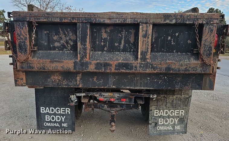 image for item DS5690 2003 Ford F650 Super Duty XLT  dump truck