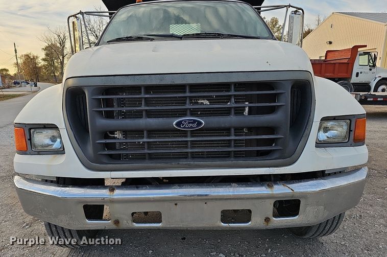 image for item DS5690 2003 Ford F650 Super Duty XLT  dump truck