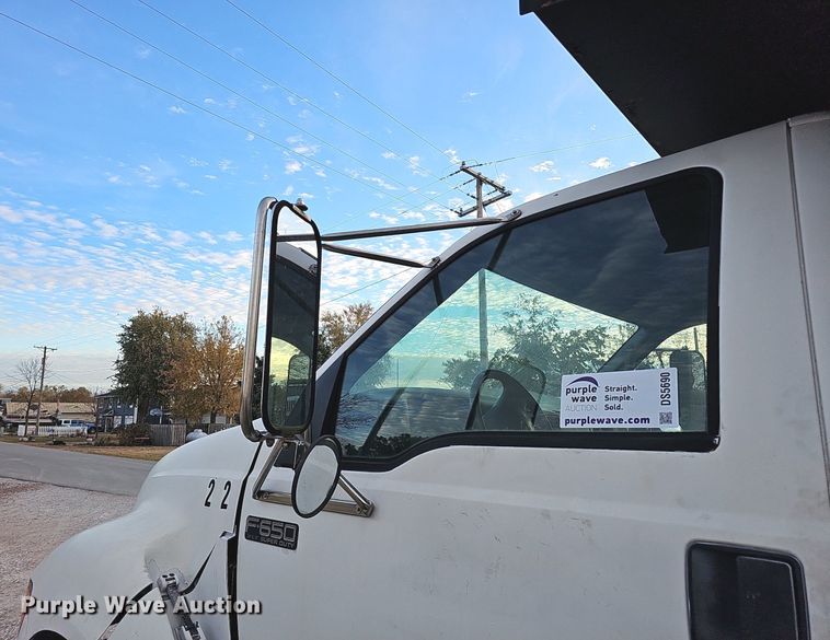 image for item DS5690 2003 Ford F650 Super Duty XLT  dump truck
