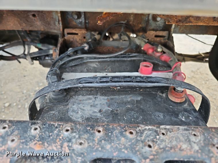 image for item DS5690 2003 Ford F650 Super Duty XLT  dump truck