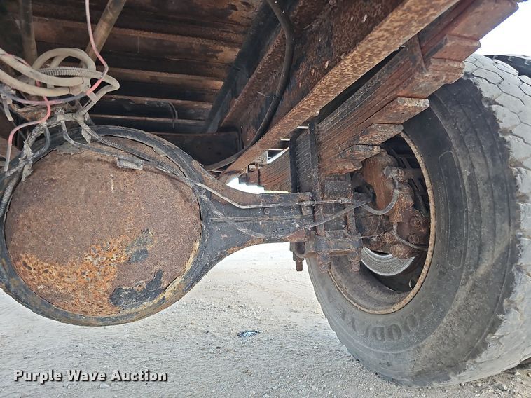 image for item DS5690 2003 Ford F650 Super Duty XLT  dump truck