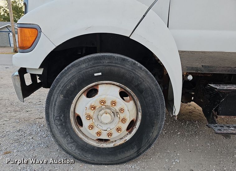 image for item DS5690 2003 Ford F650 Super Duty XLT  dump truck