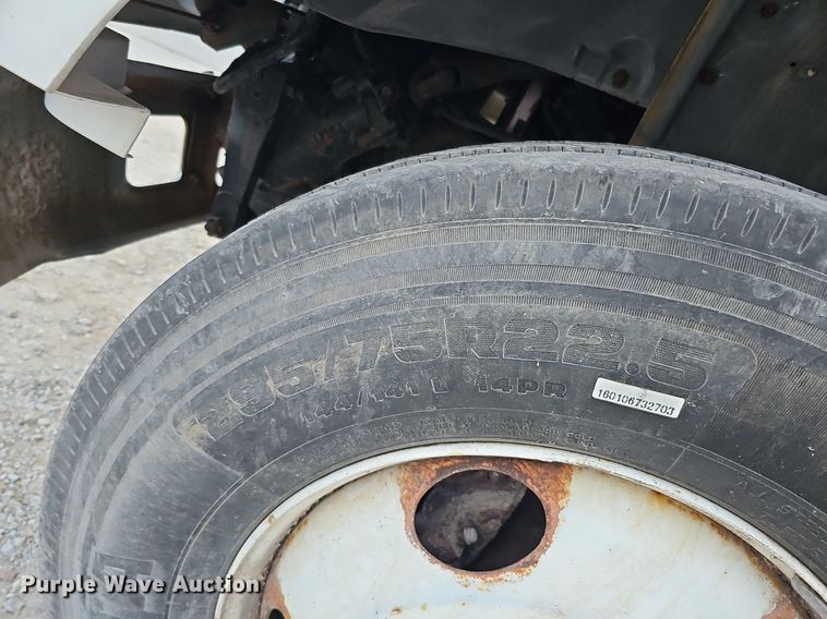 image for item DS5690 2003 Ford F650 Super Duty XLT  dump truck