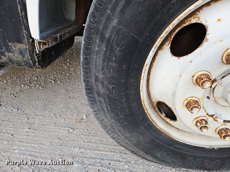 image for item DS5690 2003 Ford F650 Super Duty XLT  dump truck