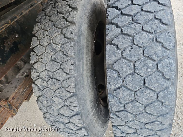 image for item DS5690 2003 Ford F650 Super Duty XLT  dump truck