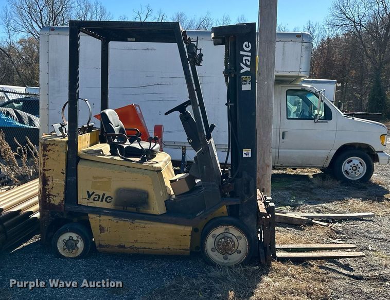image for item DW2926 Yale  forklift